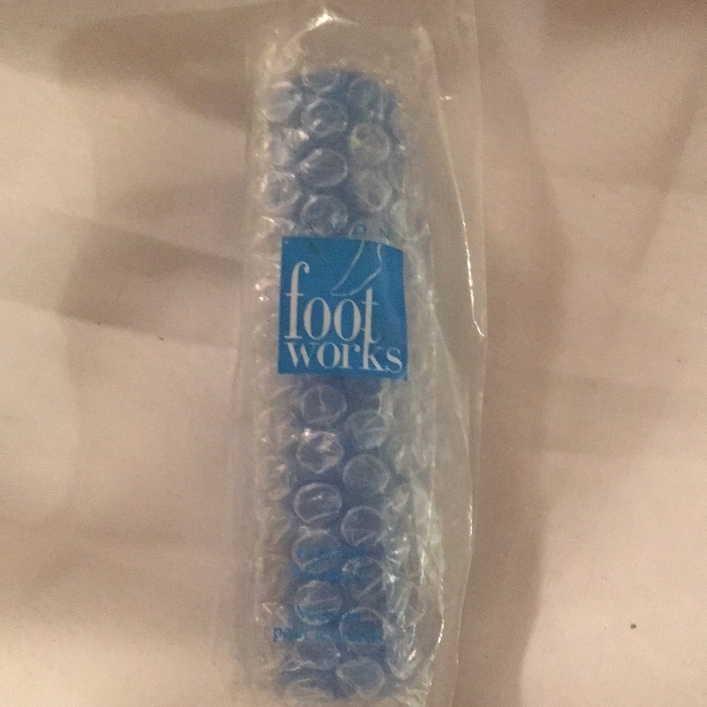 Avon Foot Works Foot Roll Massager (Z)